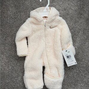 Nike Soft Cream Fleece Footie